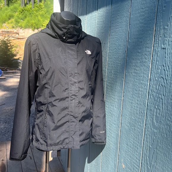 North Face lightweight, hide away hood fully lined woman’s jacket size Large - Picture 2 of 14